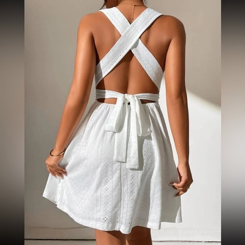 NWOT SHEIN White Plunge V-Neck Eyelet Sleeveless Mini Dress Women’s Size Small - Picture 3 of 9